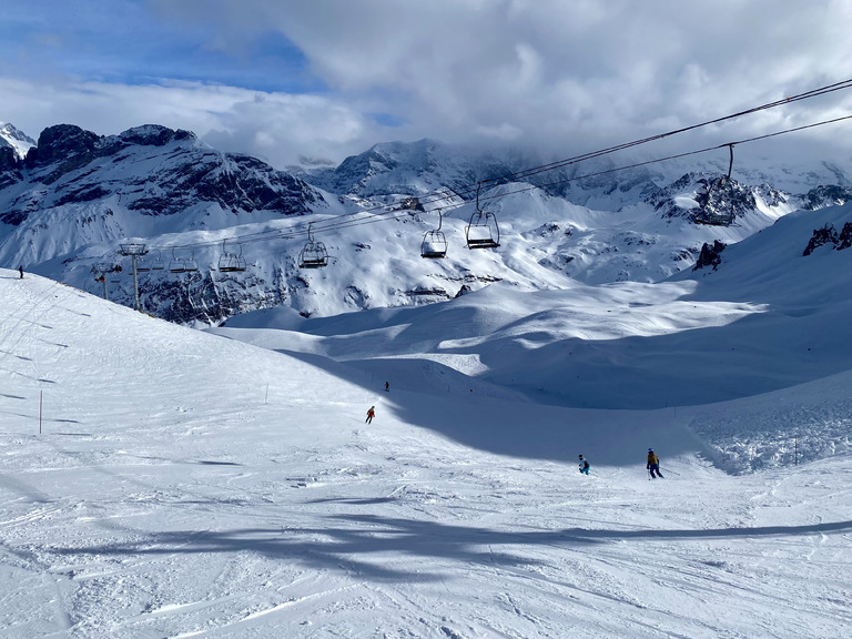 Neige toujours aussi dure mais quel terrain de jeu pour les tests 2026