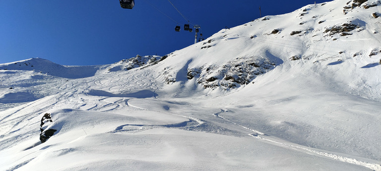 Poudreuse le matin, pistes l'aprem 