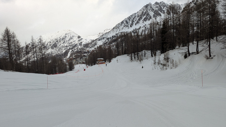 Excellent sur piste, très mauvais en dehors 