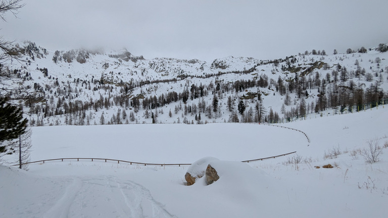 Excellent sur piste, très mauvais en dehors 