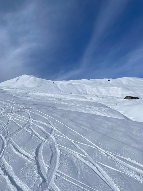 Quelques centimètres de neige fraîche ;)