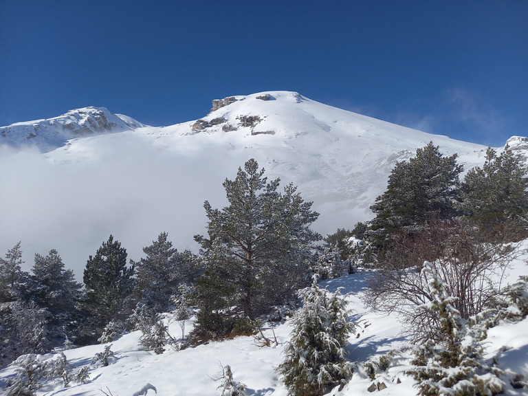 Rochers en bas, Royal en haut.