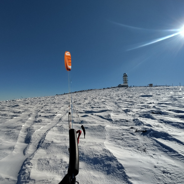 Chalmazel en snowkite depuis le col des Supeyres