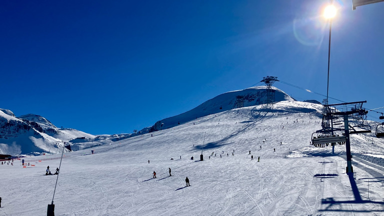 Belle journée ensoleillée sur les pistes😁