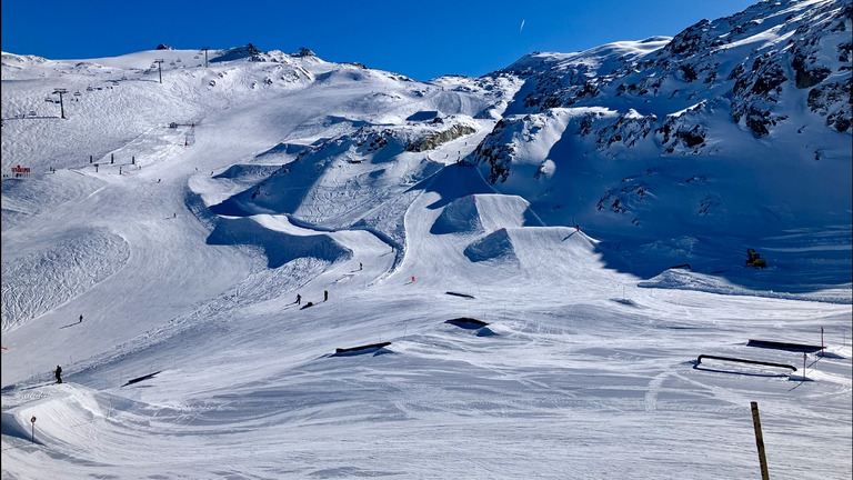 Belle journée ensoleillée sur les pistes😁