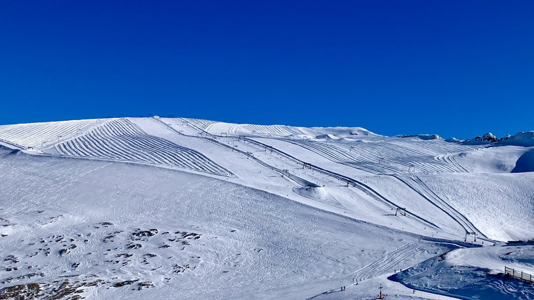 Belle journée ensoleillée sur les pistes😁