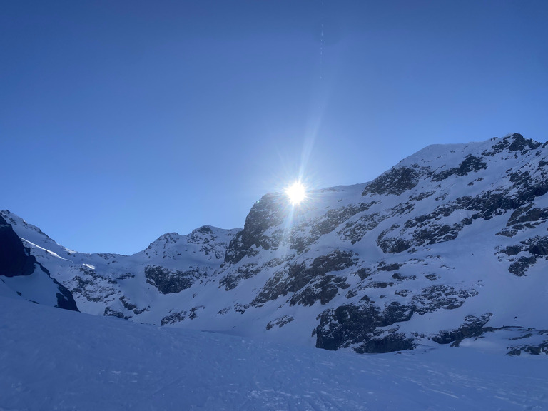 La mer, qu'on voit danser au fond des vallées claires