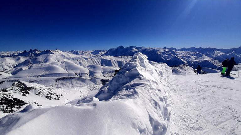 Pistes géantissimes et La Fare merveilleuse !