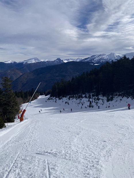 Des pistes de ski dans un état satisfaisant un soleil très présent !