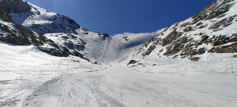 Très bon sur piste, excellent en hors piste "damé" 