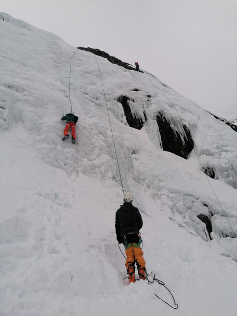 Combo ski rando, cascade de glace-on part tôt , on rentre tard😎