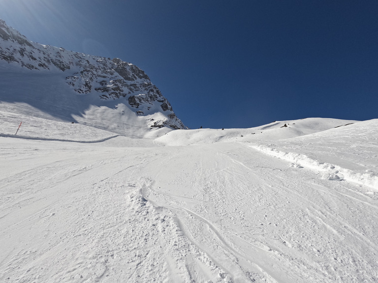 Bon sur piste, naze hors pistes 