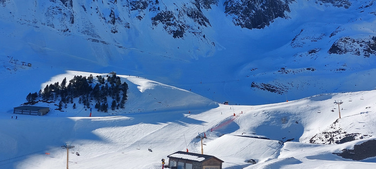 Beau ski au soleil 