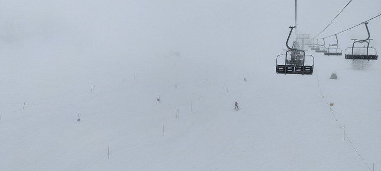 Neige humide mais très correcte, météo frustrante