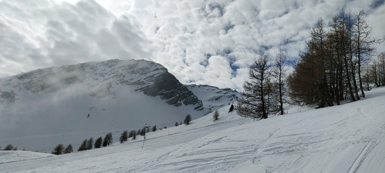 Neige humide mais très correcte, météo frustrante