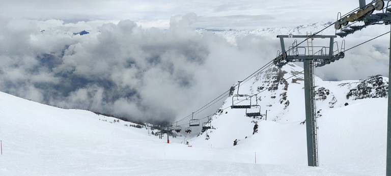 Neige humide mais très correcte, météo frustrante