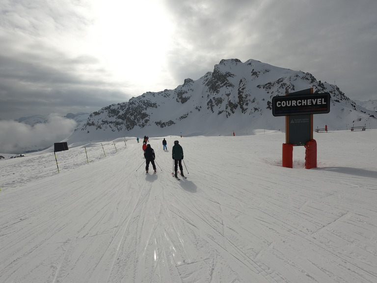 Soleil le matin, grosses roillées l'après midi, touristes 