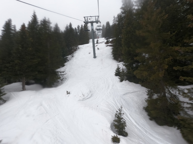 Soleil le matin, grosse roillées l'après midi, touristes 