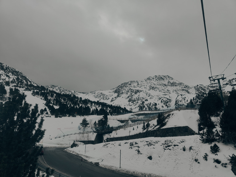 jour presque blanc à Ordino