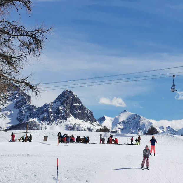 Praloup: une tranche de vie sur les pistes de ski