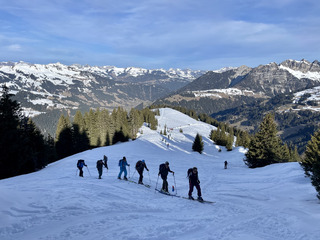 Du Schatthorn à Adelboden, entre neige et terre