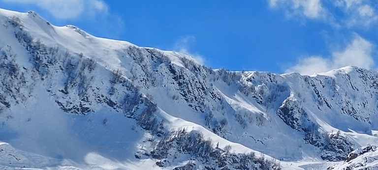 Soleil le matin, neige et brouillard l'après-midi 