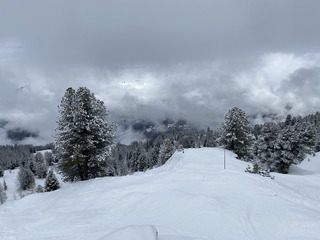 Poudreuse et brouillard sur Les Arcs 