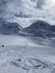 Poudreuse et brouillard sur Les Arcs 