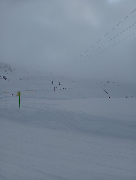 La montagne appartenait aux nuages