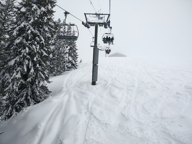 Poudreuse profonde de malade, et surfr&eacute;quentation &agrave; St Gervais dans le redoux