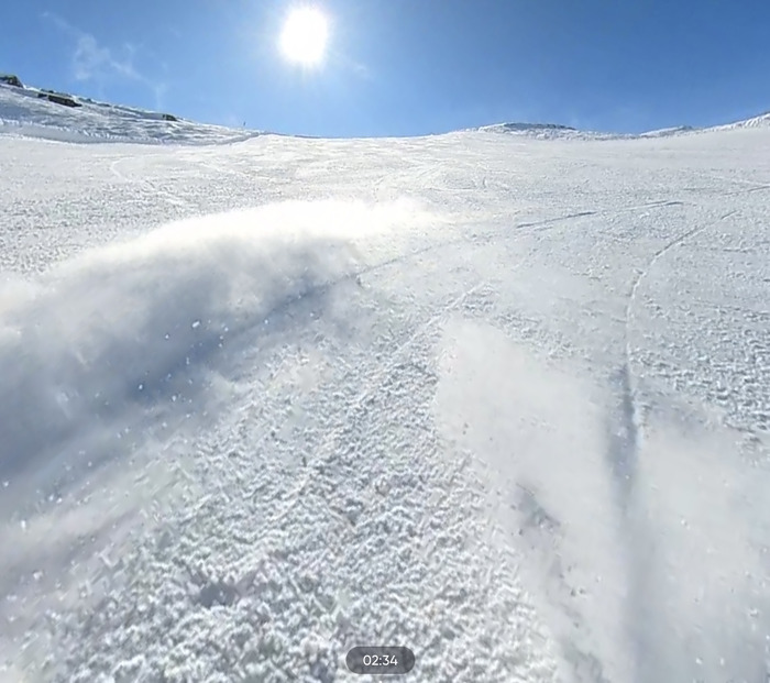 Encore de la neige fumante