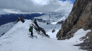 Dent Parrachée par la brèche de la Loza