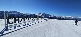 Chamrousse : derni&egrave;re ligne droite enneig&eacute;e 