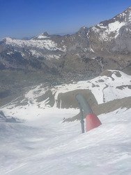 Adaptation au changement climatique, on fait du ski d'été en Avril