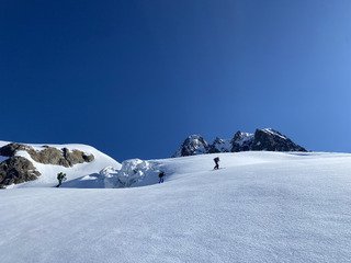 Ouverture du refuge Robert Blanc, et ski de printemps au Dôme de Neige