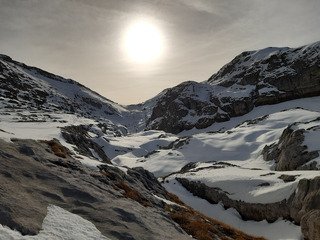 Promenade dans les lapiaz