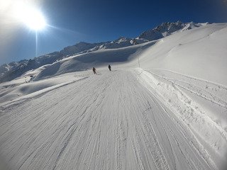 Gravage entre les requins dans une ambiance ... glaciale