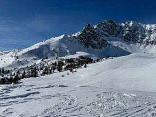 Ski de printemps sous le sunlight des tropiques