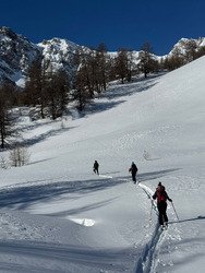 Ski de printemps sous le sunlight des tropiques