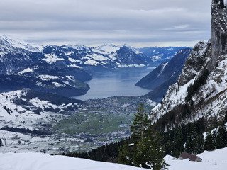 Mythenregion - Humide et profond