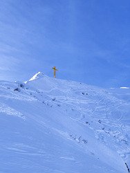 Praz de Lys : poudre à l'ombre de la croix !