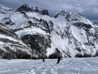 Un bon dimanche de premières Traces