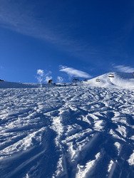 Neige dure mais ça mord