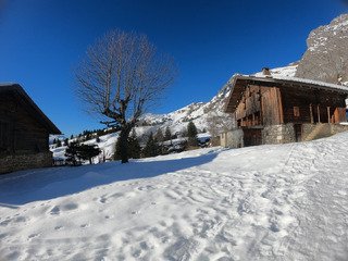 Glace et infirmerie au Col de la Colombi&egrave;re