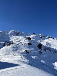 Une belle journ&eacute;e ensoleill&eacute;e, c&rsquo;est encore Ok pour skier.