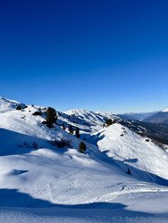 Une belle journ&eacute;e ensoleill&eacute;e, c&rsquo;est encore Ok pour skier.