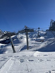 Une belle journ&eacute;e ensoleill&eacute;e, c&rsquo;est encore Ok pour skier.