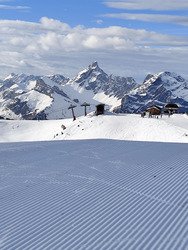 &Ccedil;a carve et &ccedil;a souffle un peu aux Carroz