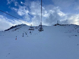 Neige de printemps dans une ambiance de station privatis&eacute;e ✨