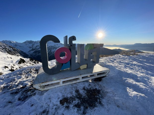 Du soleil, des cailloux et des vacanciers